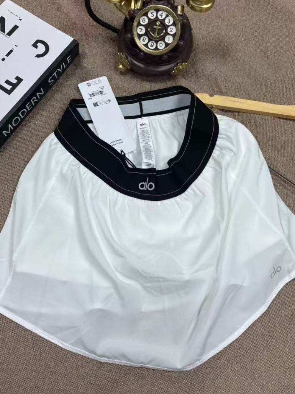 💖Alo Yoga Match Point White Mini Skirt A Versatile Style - Picture 4 of 6